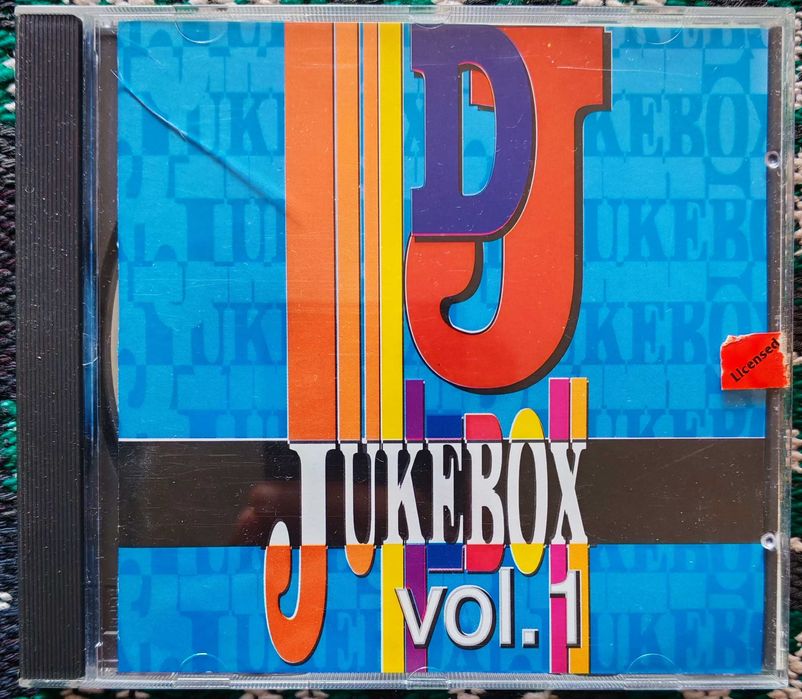 Оригинални компакт дискове с Евроденс музика.