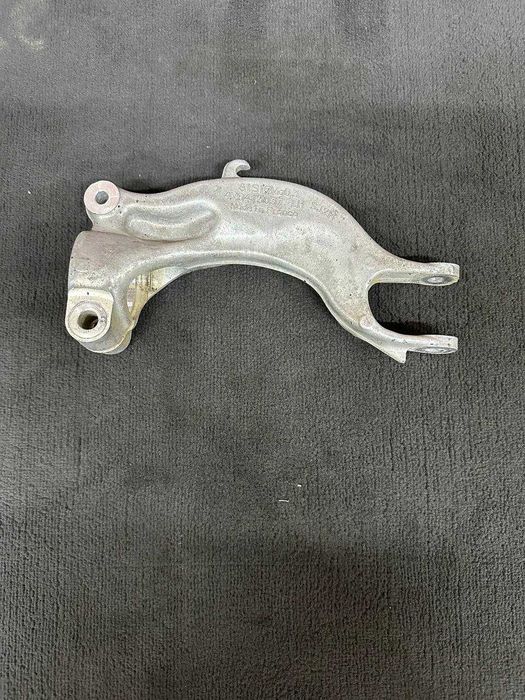 Element fixare amortizor pe fuzeta față stanga AUDI Q5 80A