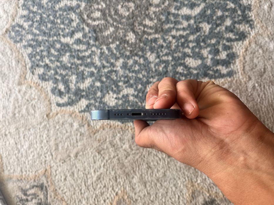 iPhone 13, синий