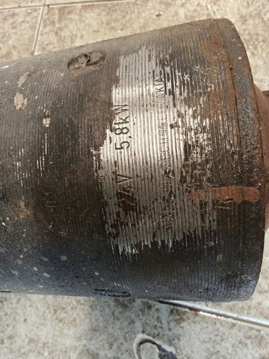 Продавам стартер за прага и татра 815