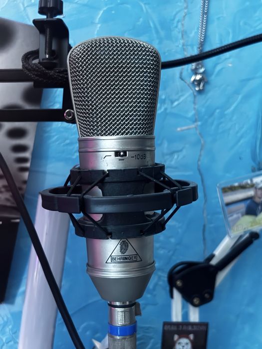 Продам микрофон Behringer B1