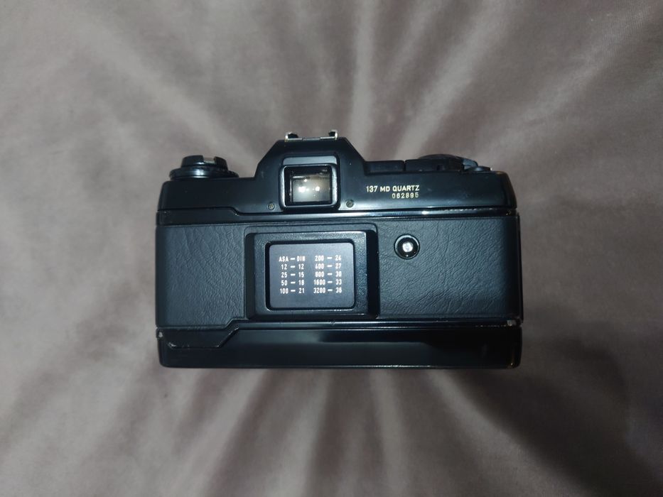 SLR Contax 137 MD Quartz cu obiectiv