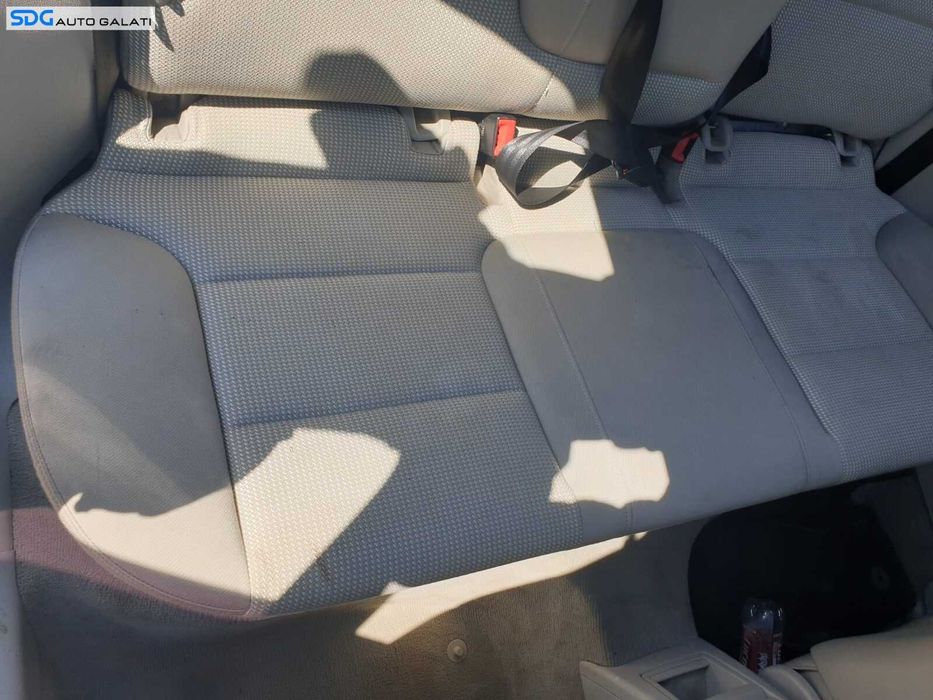 Bancheta cu Spatar Spate Pasager Pasageri Audi A3 8P Hatchback 4 Usi 2004 - 2013