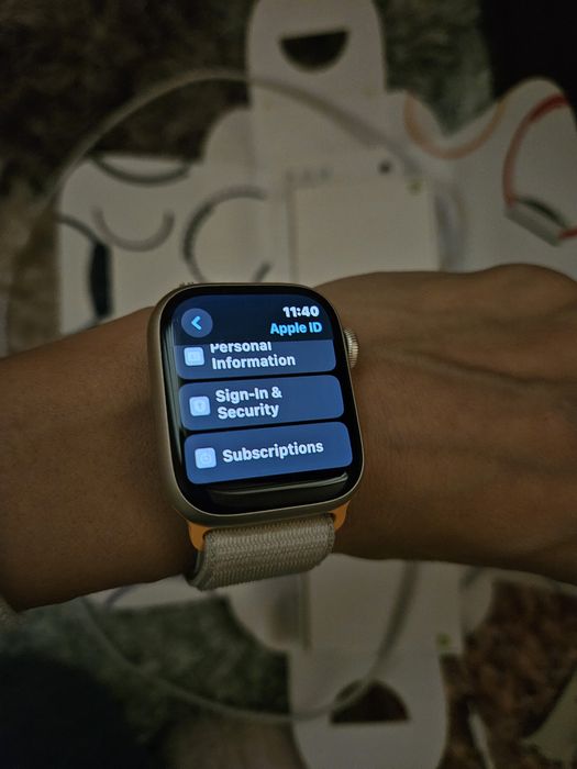 Apple - Apple Watch Series 9