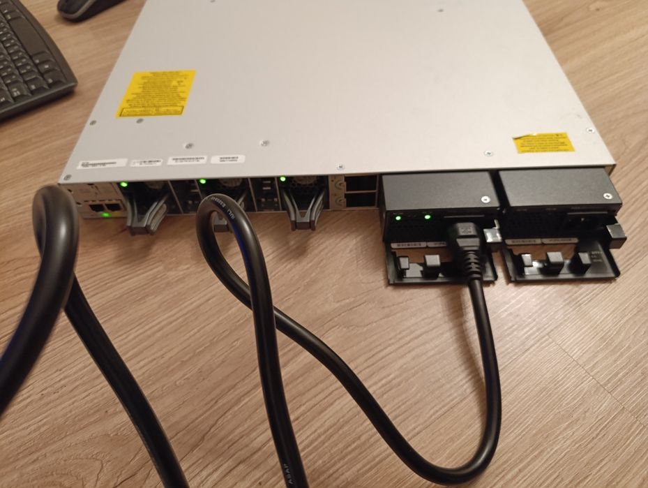 Cisco Catalyst 9300-24UX | 24x mGig | UPOE | 8x 10G SFP+ | 2x 1100W