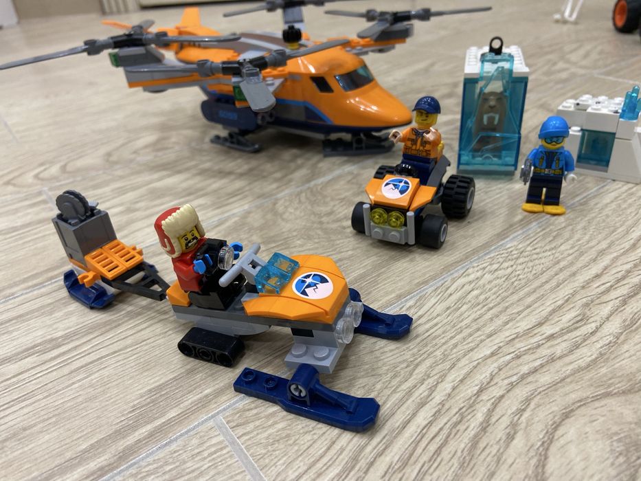 Продам конструктор лего