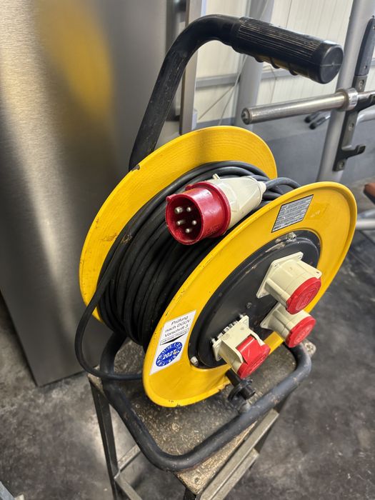 Rola curent cablu 380 v