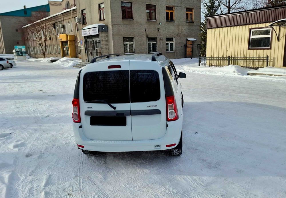 Продам ларгус...