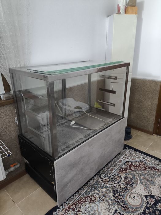 Витрина В хорошем состояние