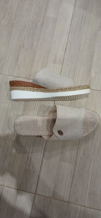 Дамски чехли на платформа