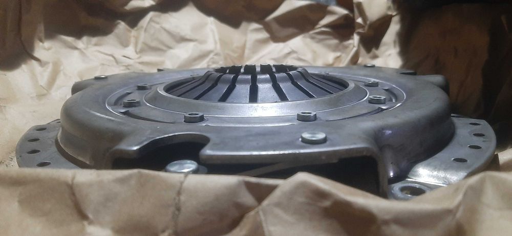 Запчасти на саненг кайрон