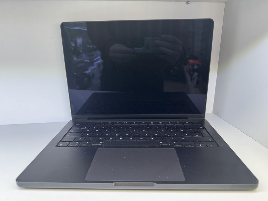 Apple Macbook Pro, 14-inch, M4, A3112, Defect