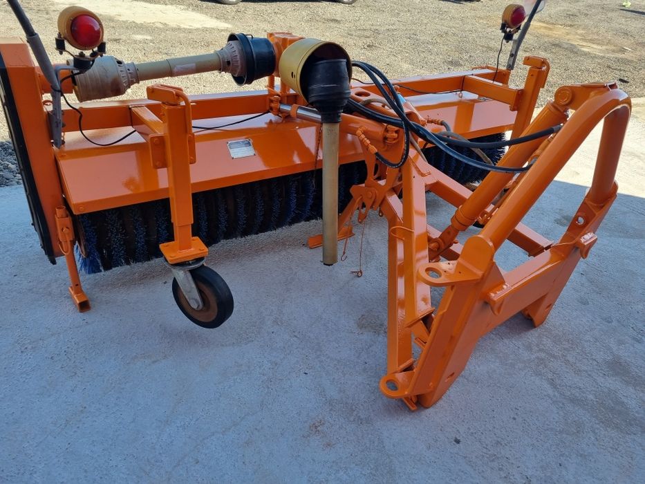 Perie mecanica sau hidraulica ptr unimog maturatoare