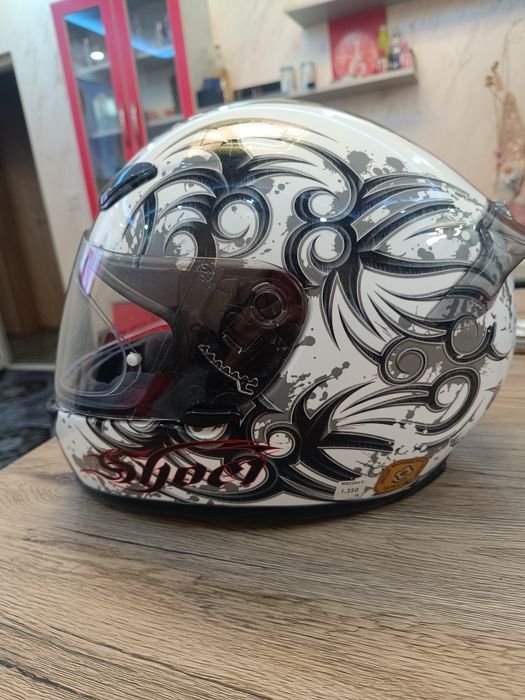 Каска за мотор Shoei