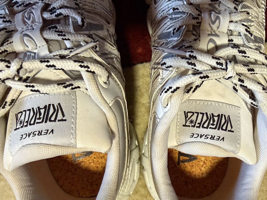 Adidasi Versace .