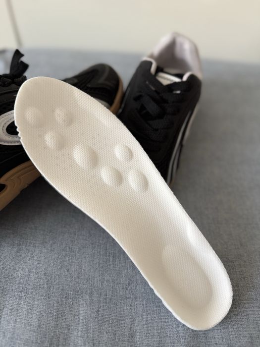 Кроссовки новые качественные