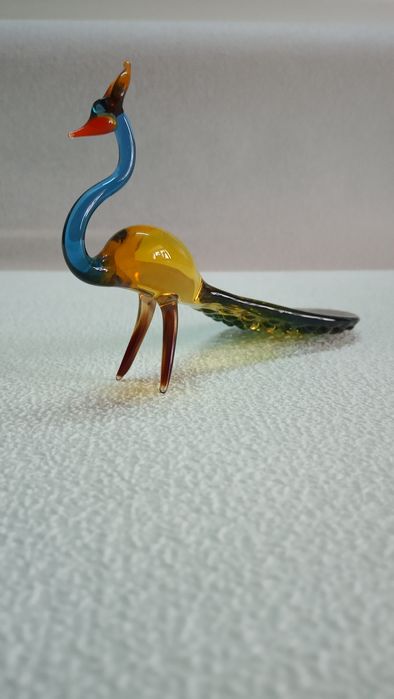 Продается фигурка павлин