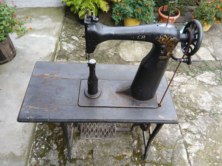 Mașină de cusut piele coloană cu un ac marca Singer