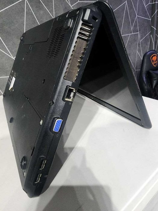 Ноутбук Lenovo G550 на запчасти Экран разбит