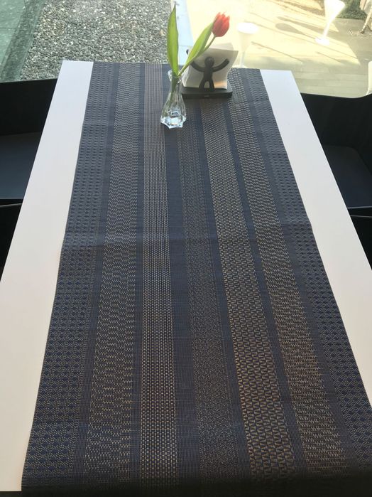 Traversa pentru masa