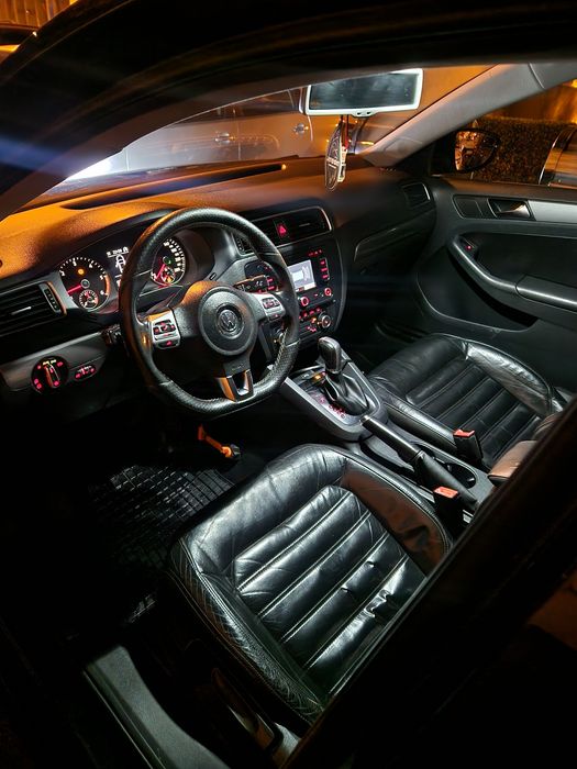 VOLKSWAGEN Jetta 2011 — imagine 4