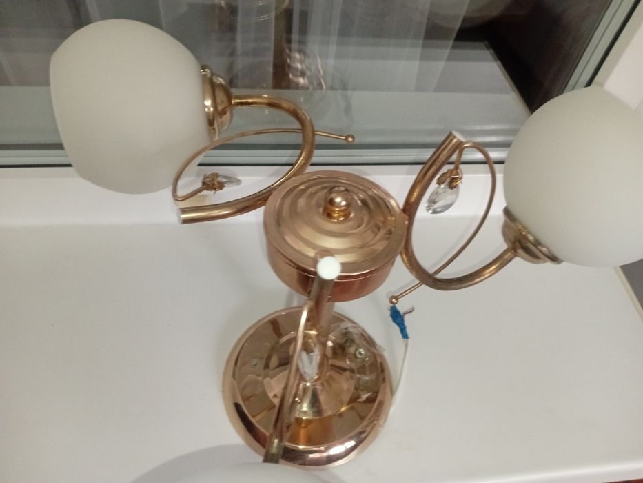 Продам люстру красивую