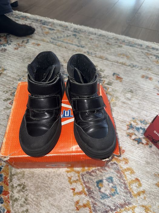 Продам ботинки для девочки