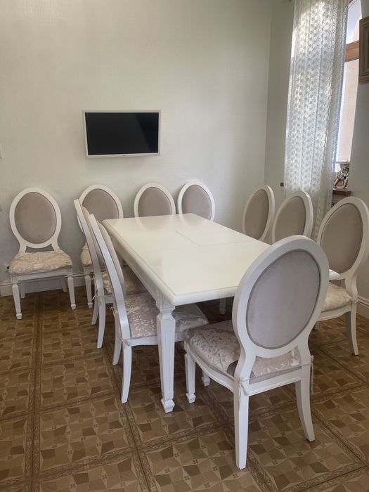 Продам стол и стулья