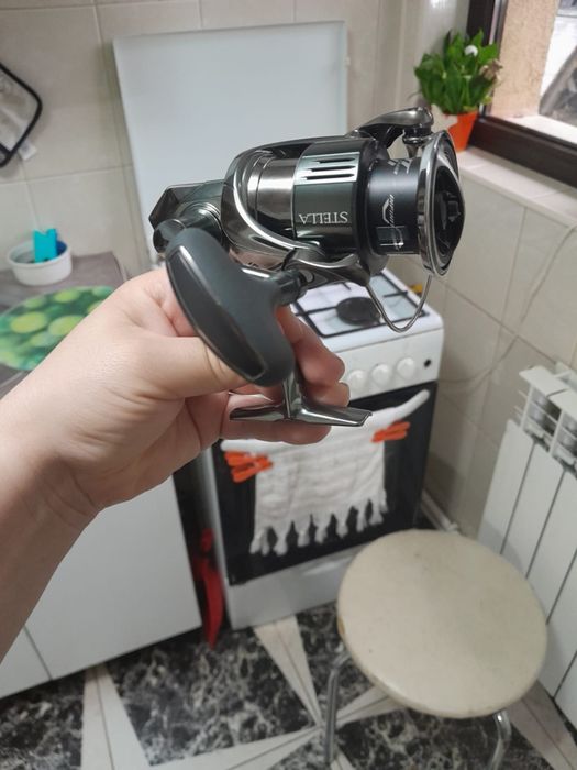 Mulineta shimano stella c3000hg-k noua