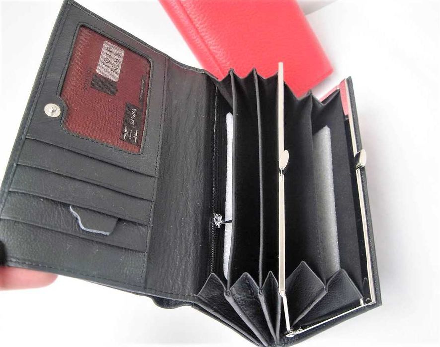 Portofele din piele pentru femei