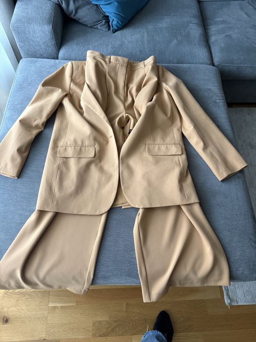 Костюм от две части River Island - сако и панталон- чисто нови