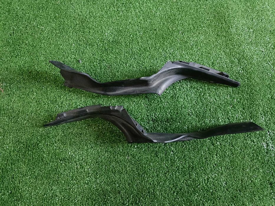 Уплотнитель лобового стекла от Toyota Camry 50 55