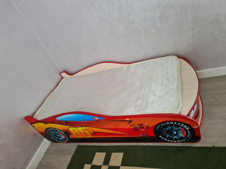 Продам машину кровать