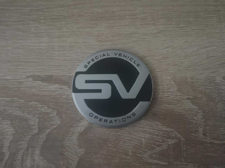 Range Rover SV сиво с черно емблема нов модел