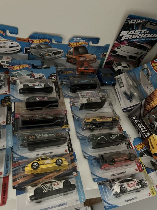 Коллекция машин Hot wheels