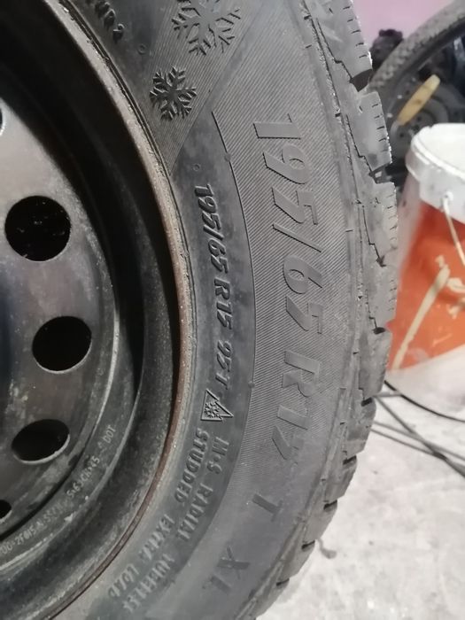 Балоны Ниссан на дисках 15