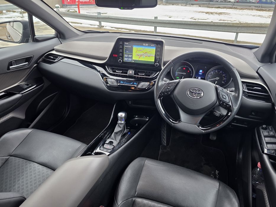 Toyota C-HR 2020 hybrid facelift full led CVT full option