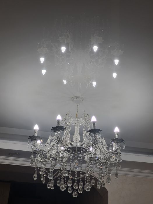 Продам люстру две пары