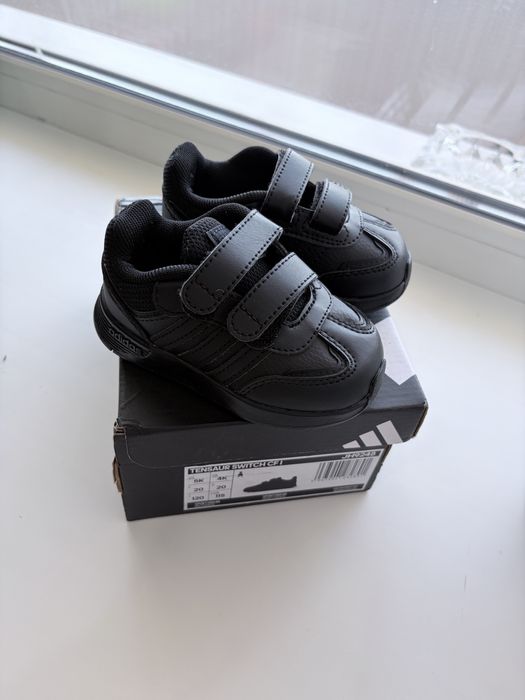 Детские кроссовки