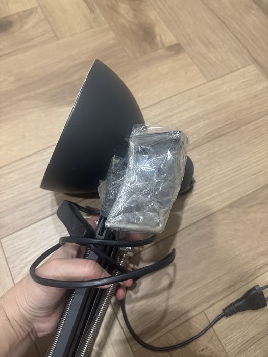 Настольная лампа. Очень