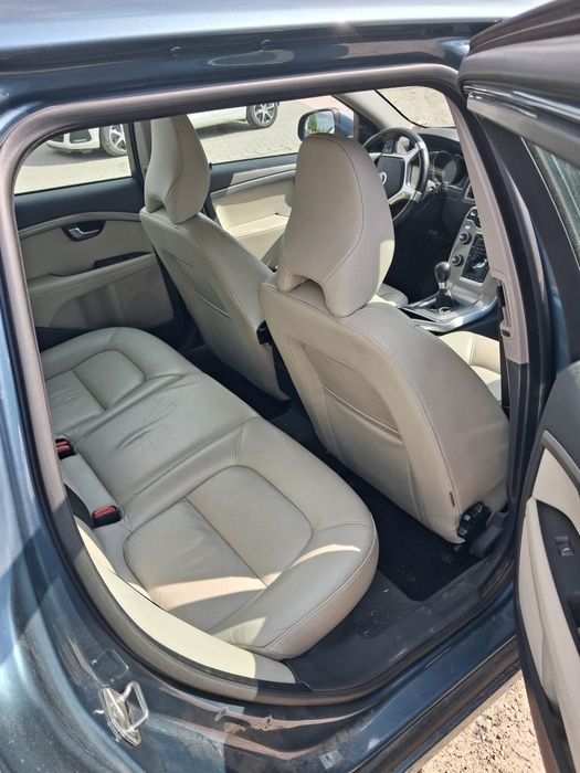 Volvo v70 an 2014
