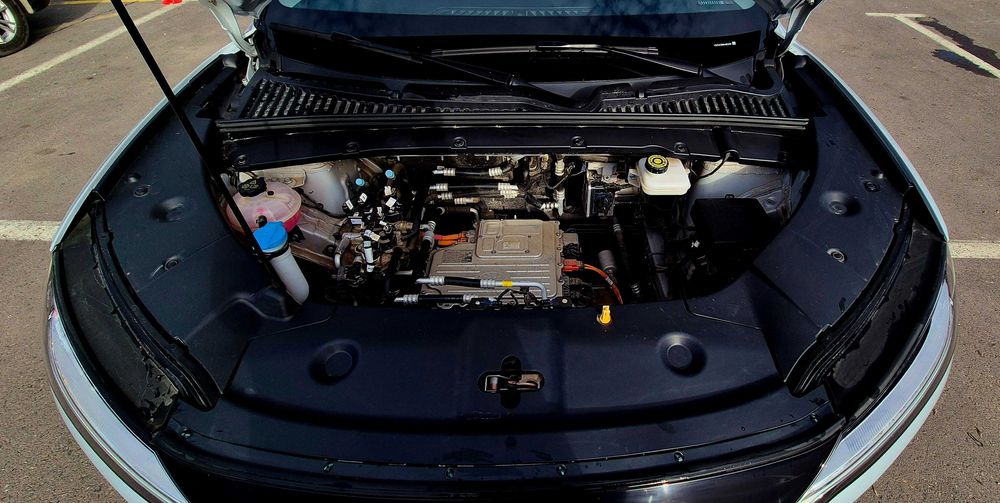 BYD Yuan UP Flagship Eng full pozitsiyada