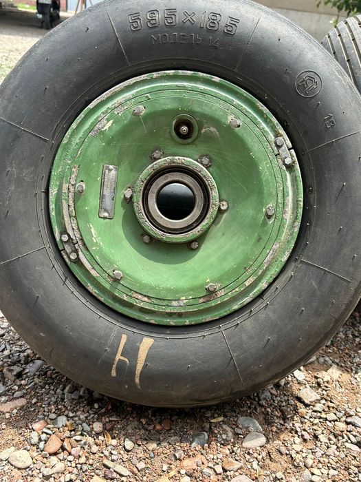 колесо от вертолета Ми-2.