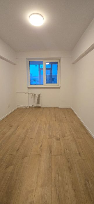 Vând apartament 3 camere