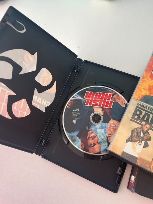 Продавам дискове - angels and demons, bad boys, rush hour