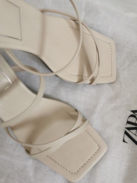 Босоножки Zara 38 размер кожа