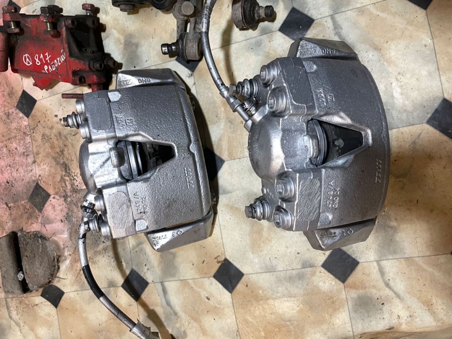 Стойки;суппорта Ауди продам