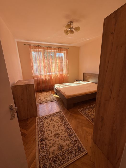Inchiriez apartament 2 camere in Deva