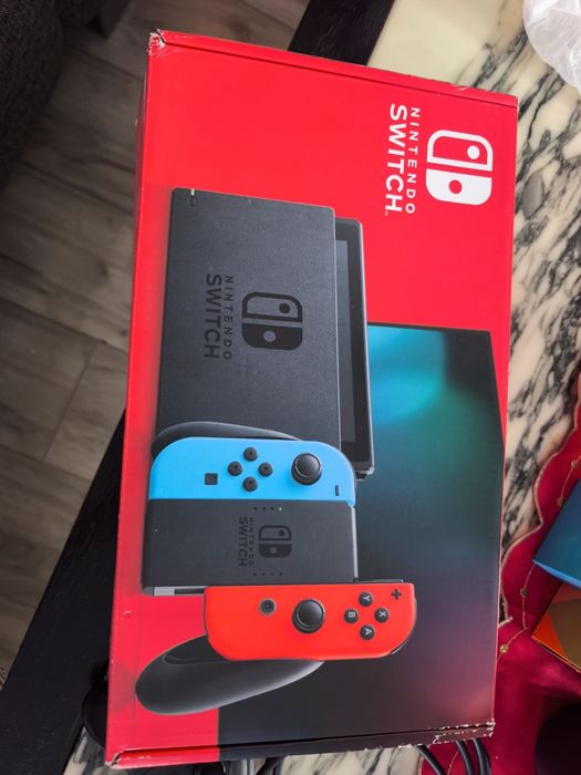 Nintendo Switch (V2), aproape ca nou