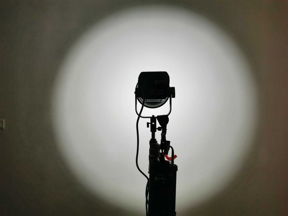 Aputure Light Storm COB 120D диодно постоянно осветление